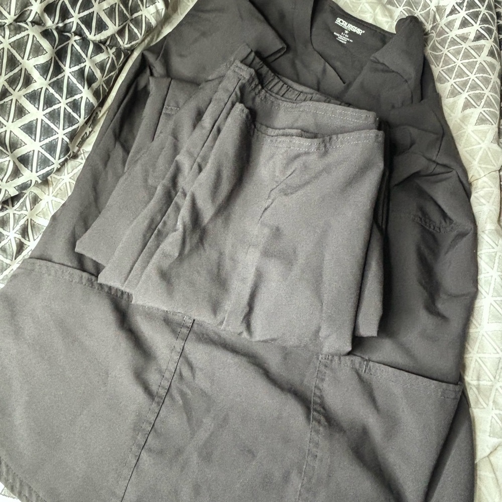 SCRUBS SET